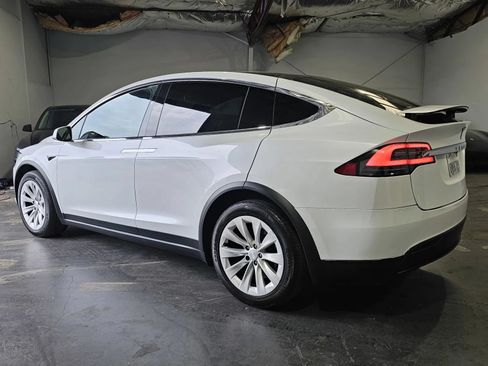 Used 2019 Tesla Model X AWD/4WD image 2