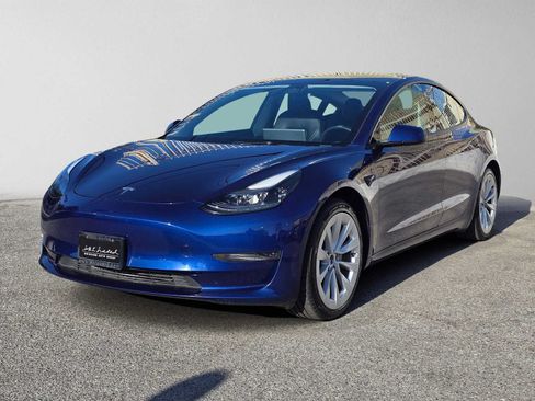 Used 2023 Tesla Model 3 Standard Range RWD image 7