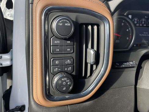 Used 2022 Chevrolet Silverado 2500 High Country w/ LPO, Hitch Package image 17