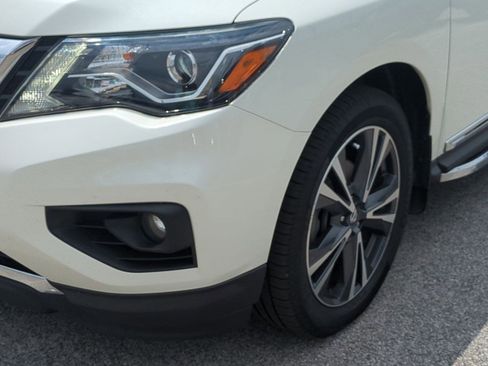 Used 2020 Nissan Pathfinder Platinum FWD image 10