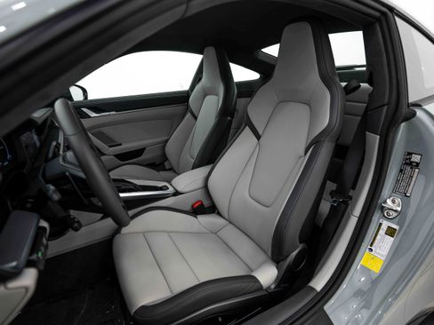 Certified 2026 Porsche 911 Carrera GTS RWD image 5