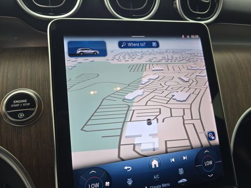 Used 2025 Mercedes-Benz GLC 300 4MATIC image 21