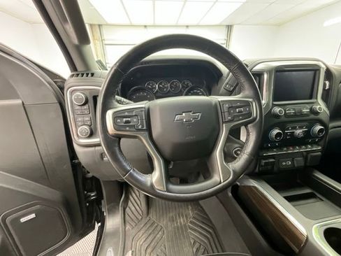 Used 2022 Chevrolet Silverado 1500 LT Trail Boss w/ LT Trail Boss Premium Package AWD/4WD image 8