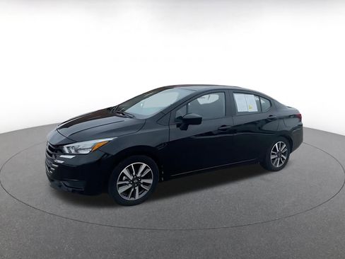 Used 2025 Nissan Versa SV image 8