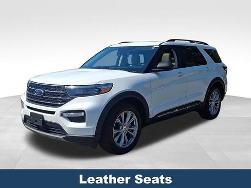 Used 2024 Ford Explorer XLT w/ Equipment Group 202A AWD/4WD image 4