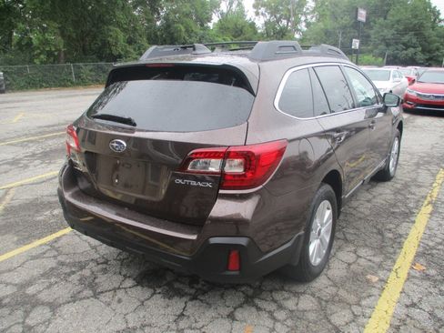 Used 2019 Subaru Outback 2.5i Premium image 3