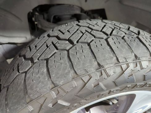 Used 2019 RAM 1500 Laramie image 22