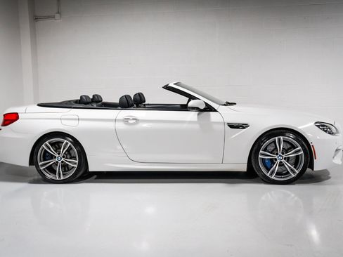 Used 2013 BMW M6 Convertible RWD image 2