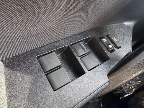 Used 2019 Toyota Corolla LE FWD image 27