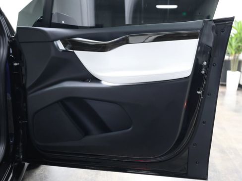 Used 2016 Tesla Model X Performance image 29