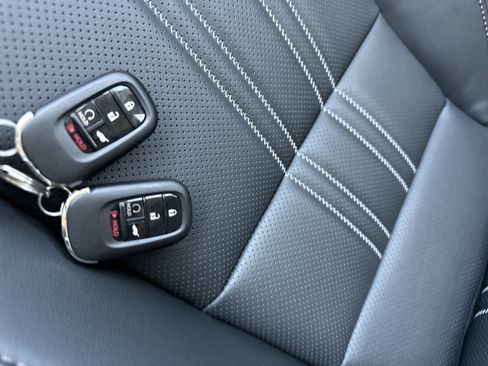 Used 2027 Honda HR-V EX-L image 20