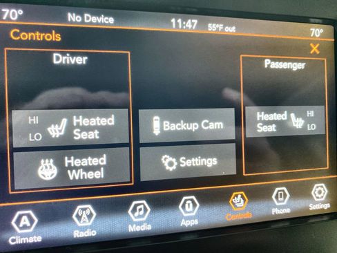 Used 2019 Jeep Cherokee Latitude Plus AWD/4WD image 12