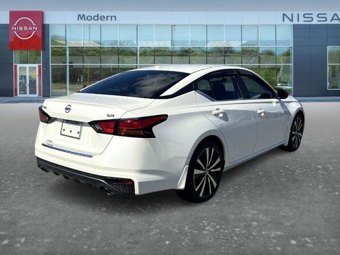 Certified 2021 Nissan Altima 2.5 SR w/ SR Premium Package image 5