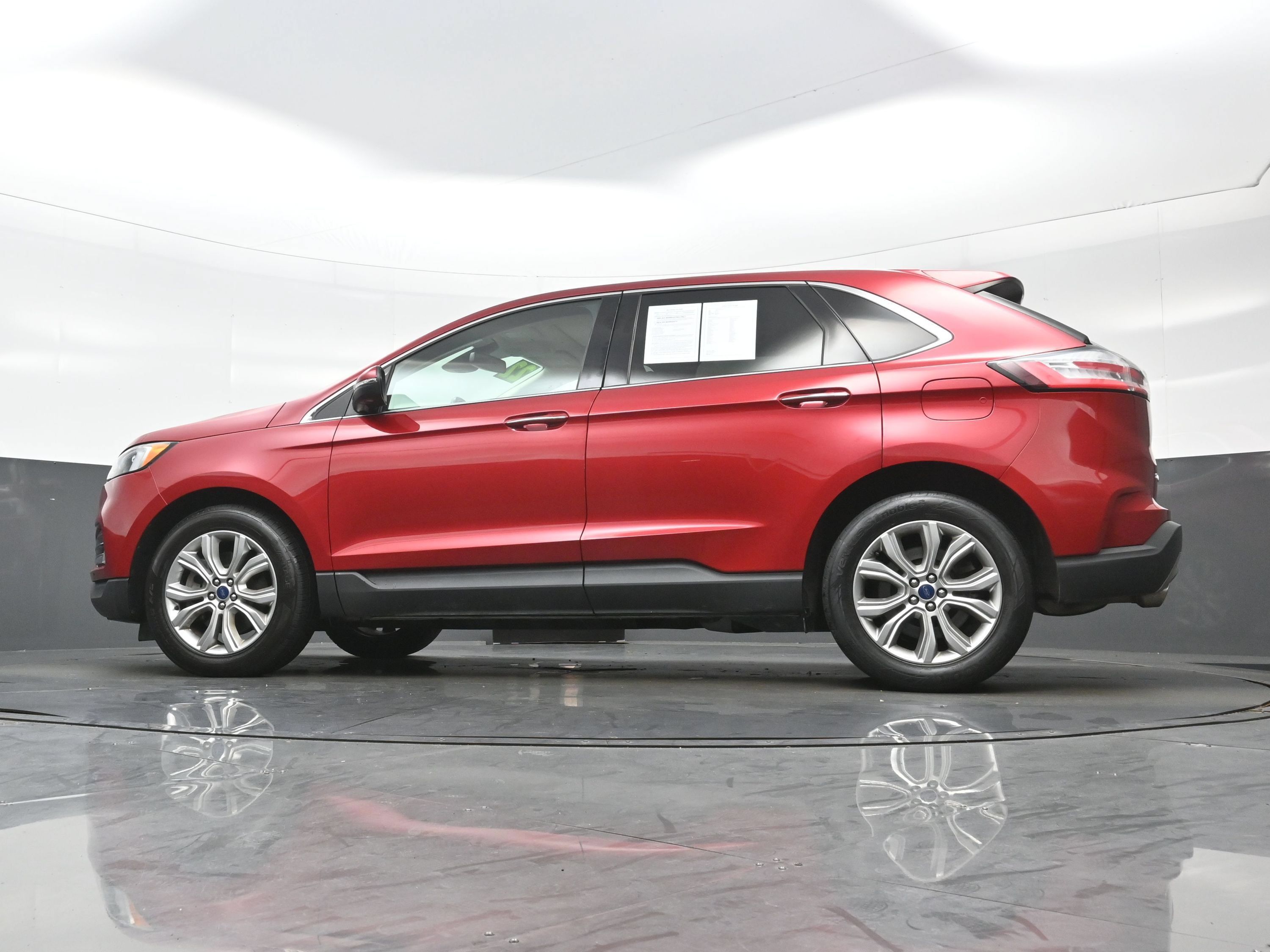 Used 2022 Ford Edge Titanium AWD/4WD image 30