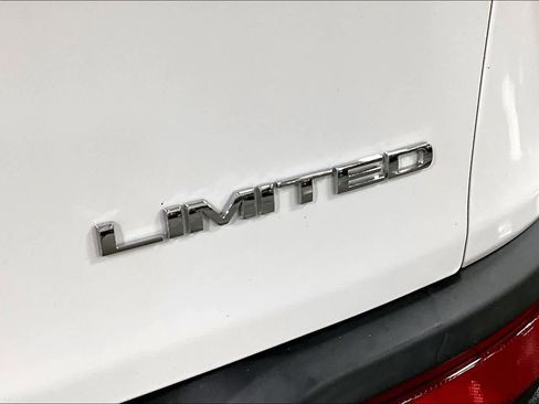 Used 2015 Jeep Cherokee Limited image 10