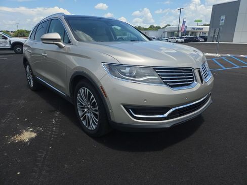 Used 2017 Lincoln MKX Reserve w/ Driver Assistance Package FWD image 1