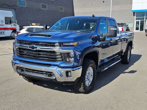 Used 2025 Chevrolet Silverado 3500 LT w/ All Star Edition AWD/4WD image 8