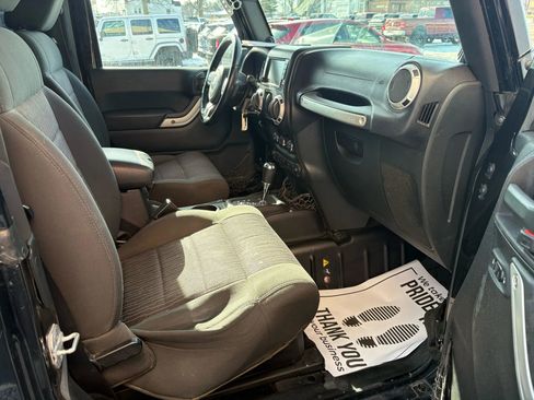 Used 2012 Jeep Wrangler Sahara w/ Dual Top Group image 23