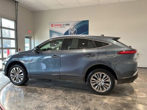 Certified 2021 Toyota Venza XLE w/ Softex Package image 4