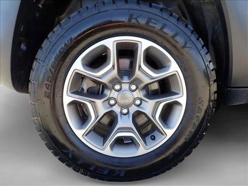 Used 2020 Jeep Cherokee Trailhawk w/ Cold Weather Group AWD/4WD image 7