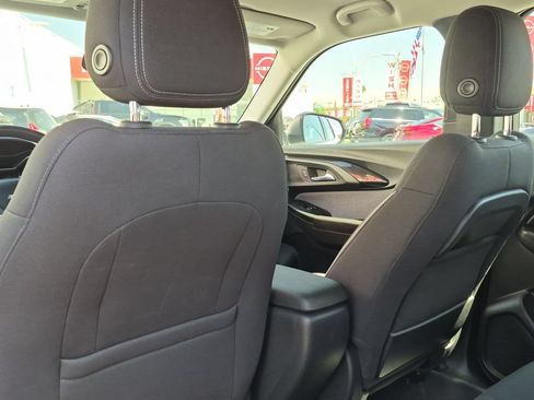 Used 2023 Chevrolet TrailBlazer LS FWD image 24