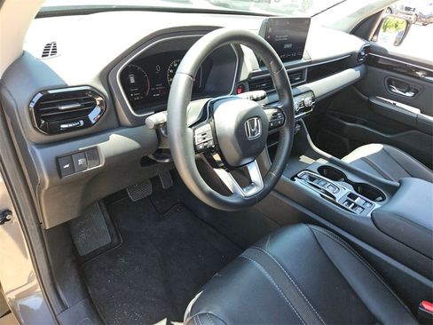 Used 2025 Honda Pilot EX-L image 16