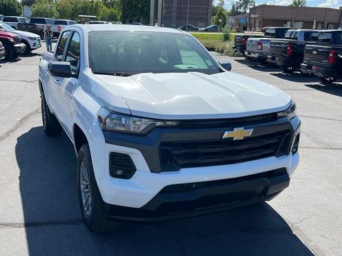 Used 2024 Chevrolet Colorado LT w/ LT Convenience Package AWD/4WD image 5