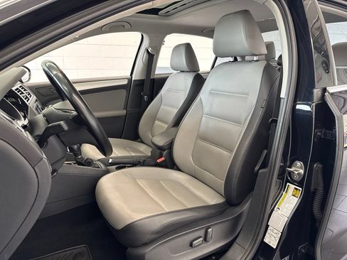 Used 2016 Volkswagen Jetta SEL Premium FWD image 29