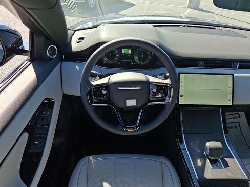 New 2026 Land Rover Range Rover Evoque S AWD/4WD image 9