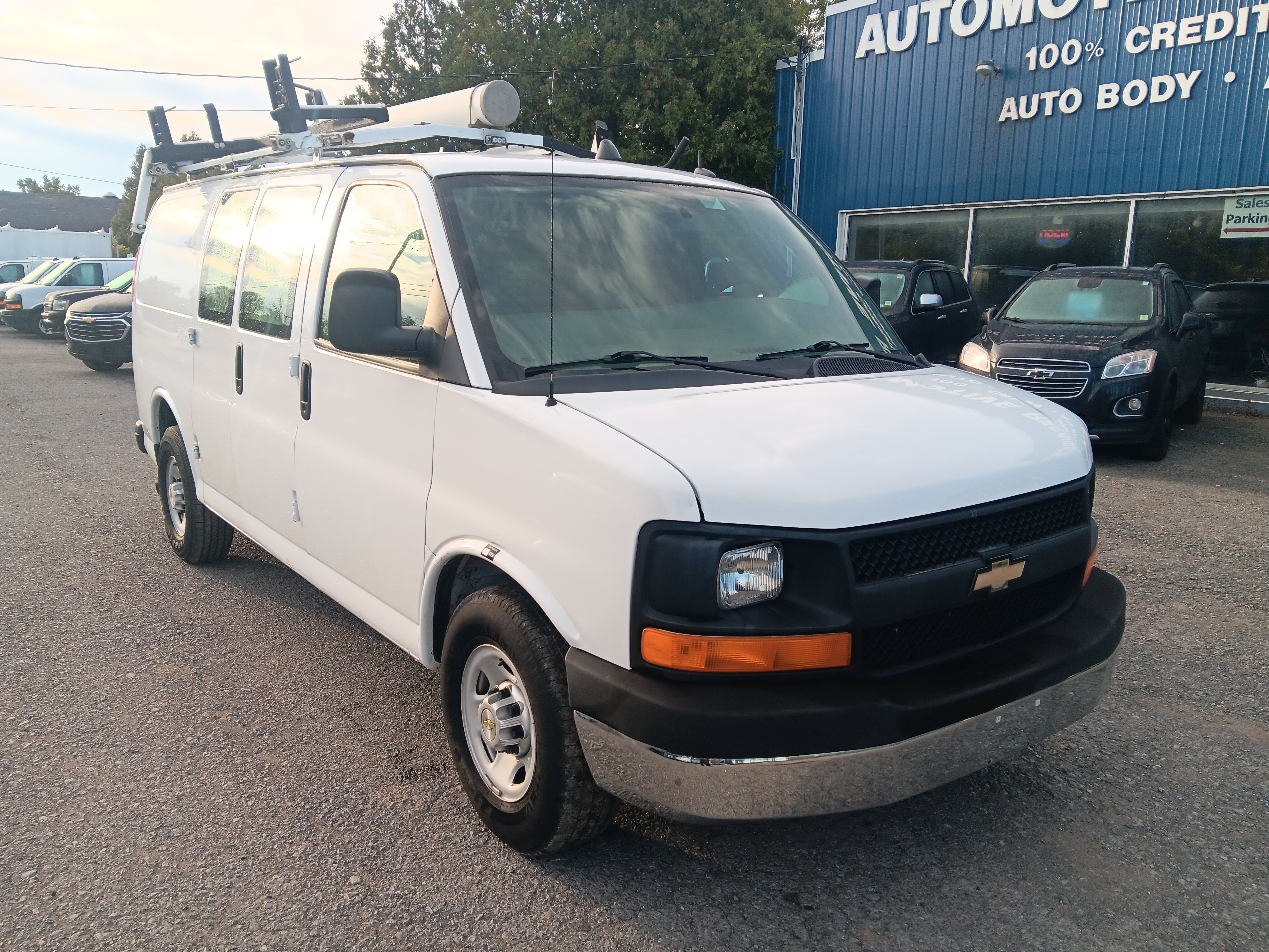 Used 2014 Chevrolet Express 2500 RWD image 7
