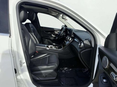 Used 2016 Mercedes-Benz GLC 300 4MATIC w/ Multimedia Package image 12