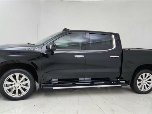 Used 2021 Chevrolet Silverado 1500 High Country w/ Technology Package image 3