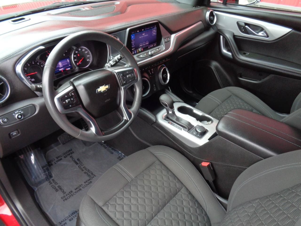 Used 2021 Chevrolet Blazer LT FWD image 2