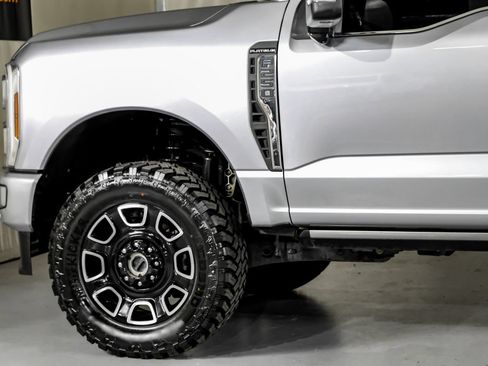 Used 2024 Ford F250 Platinum AWD/4WD image 12