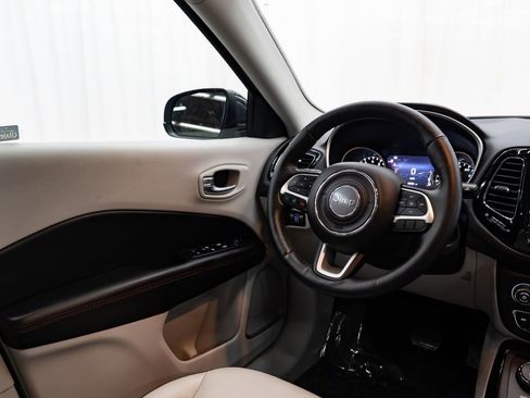 Used 2018 Jeep Compass Limited w/ Navigation Group image 12