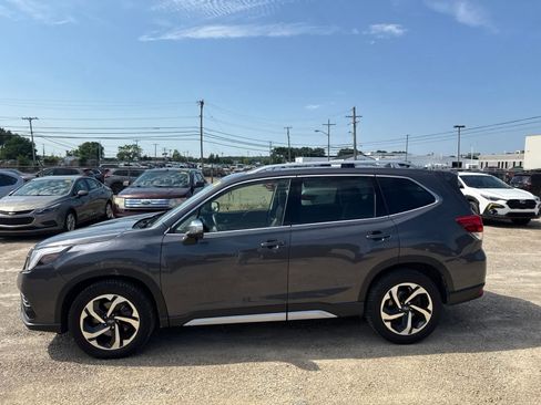Used 2023 Subaru Forester Touring w/ Popular Package #2 AWD/4WD image 12