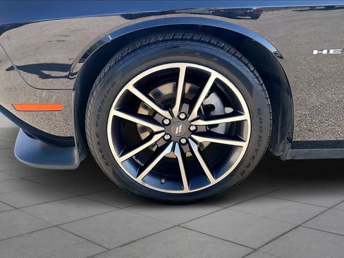 Used 2022 Dodge Challenger R/T w/ Plus Package image 18