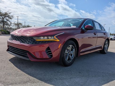 Used 2022 Kia K5 LXS image 9