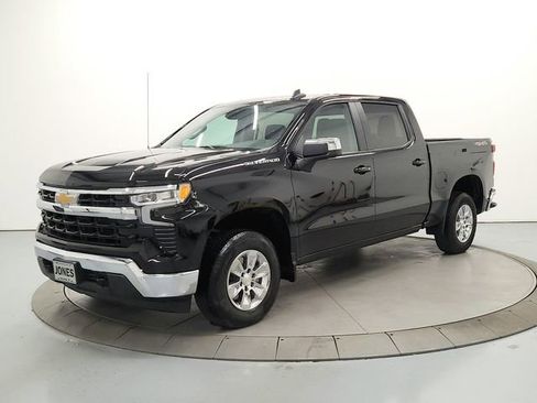 Used 2026 Chevrolet Silverado 1500 LT AWD/4WD image 3