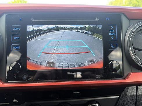 Used 2016 Toyota Tacoma TRD Sport w/ Towing Package AWD/4WD image 15