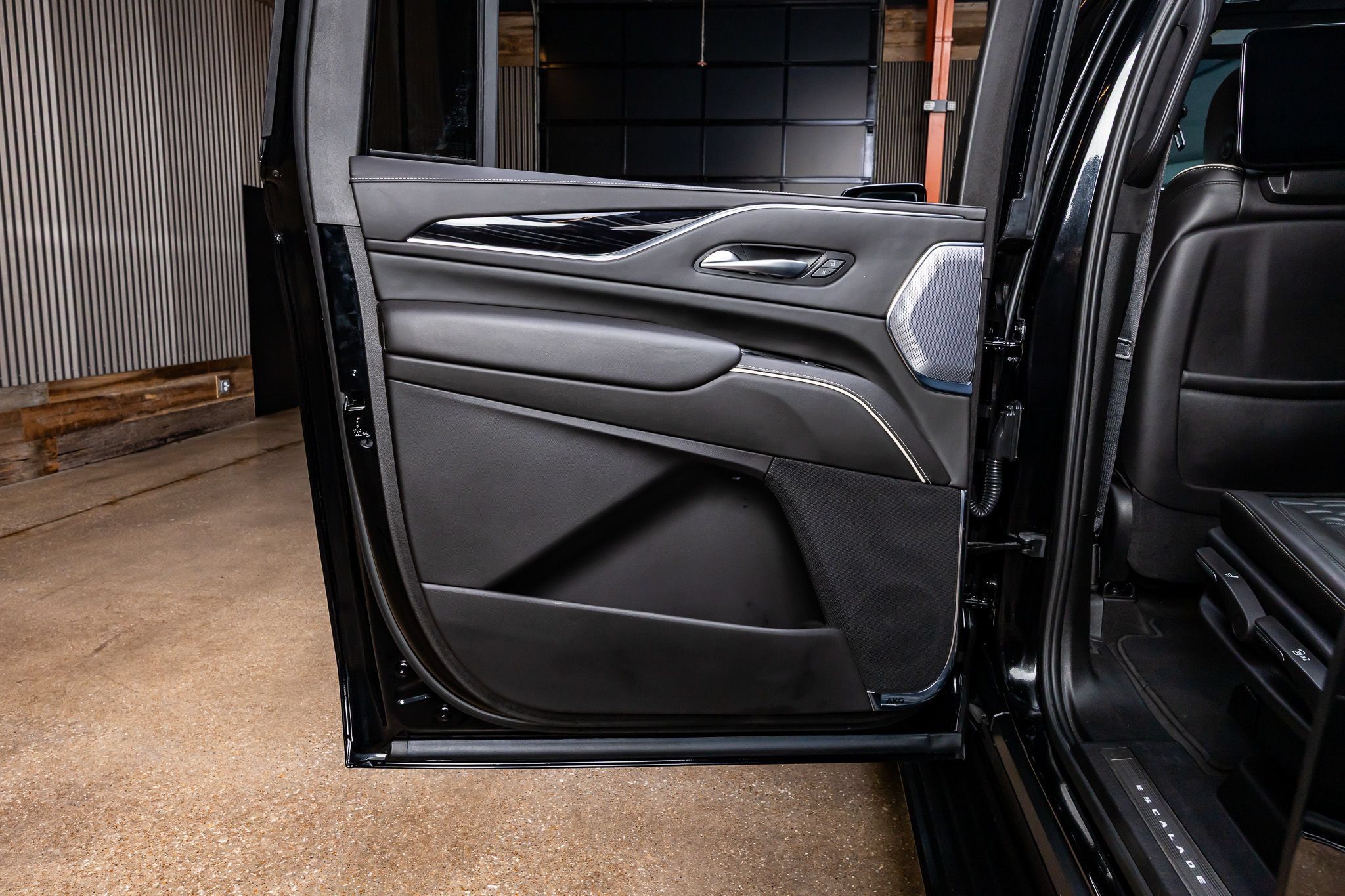 Used 2023 Cadillac Escalade ESV V AWD/4WD image 42