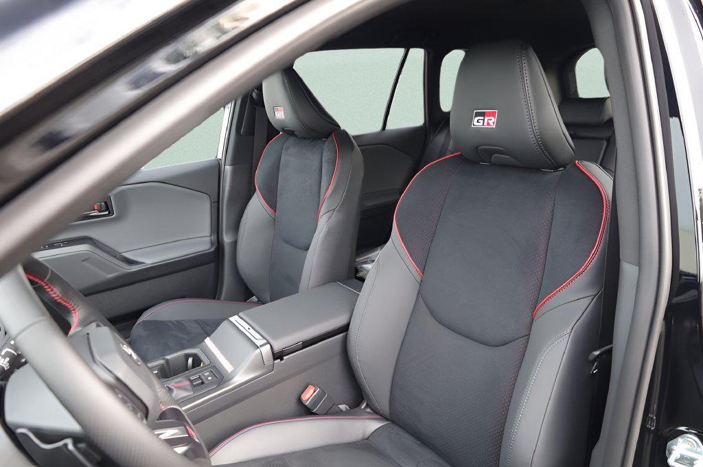 New 2026 Toyota RAV4 AWD Plug-in Hybrid image 8