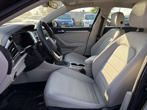 Used 2023 Volkswagen Jetta SE FWD image 10