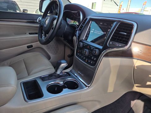 Used 2018 Jeep Grand Cherokee Limited image 15