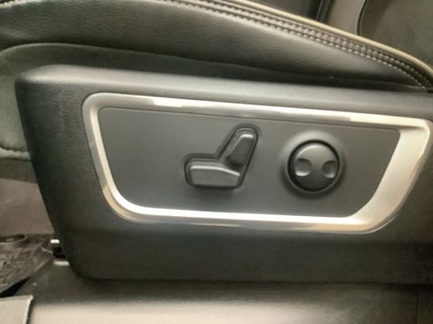 Used 2023 RAM 1500 Laramie image 14