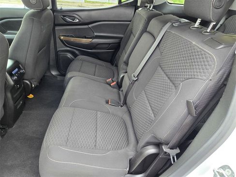 Used 2018 GMC Acadia SLE image 12