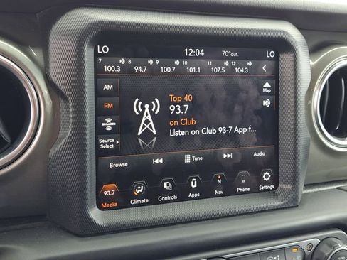 Used 2023 Jeep Wrangler Sahara image 13