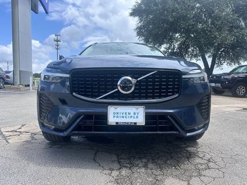 Certified 2023 Volvo XC60 B5 Ultimate w/ Climate Package FWD image 2