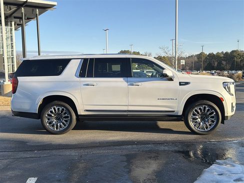 Used 2024 GMC Yukon XL Denali Ultimate image 2
