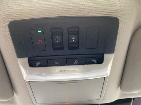 Used 2022 Nissan Pathfinder SV w/ SV Premium Package AWD/4WD image 13